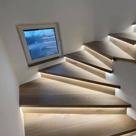 Designové LED osvětlení schodů
